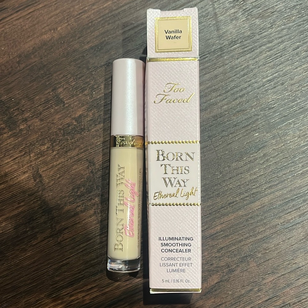 Too Faced Born This Way Ethereal Light Concealer - Vanilla Wafer (light beige)